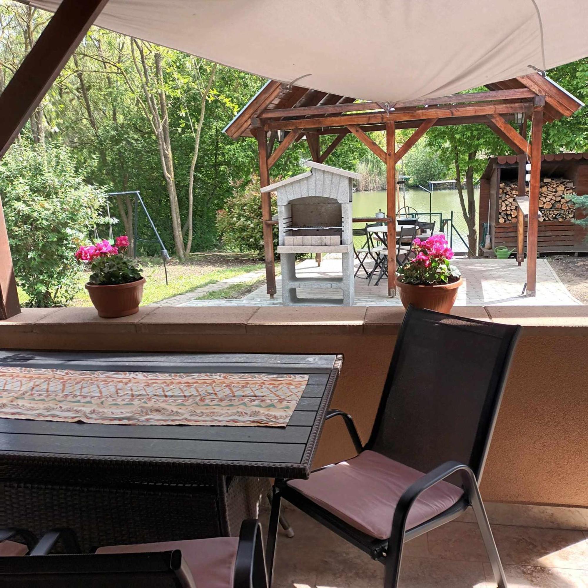 Boglárka Horgásznyaraló Gyomaendrőd Esterno foto